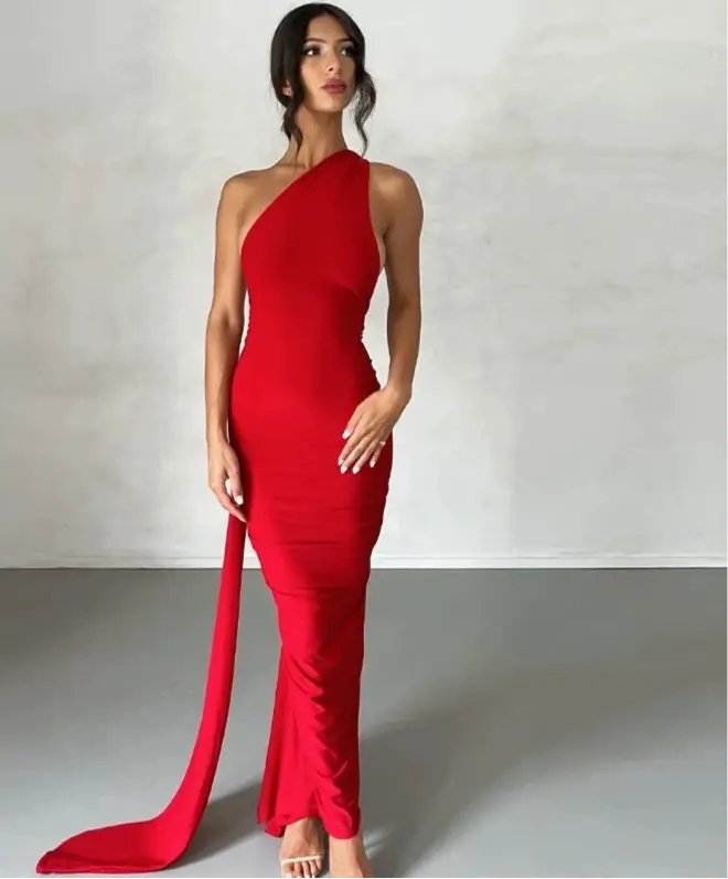 Elegant evening gown for weddings and formal events. - Loran