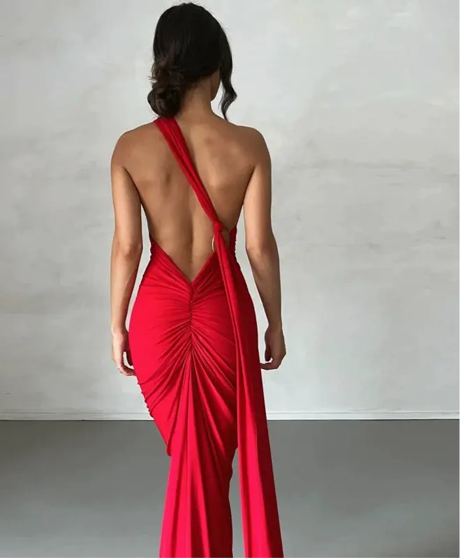 Elegant evening gown for weddings and formal events. - Loran