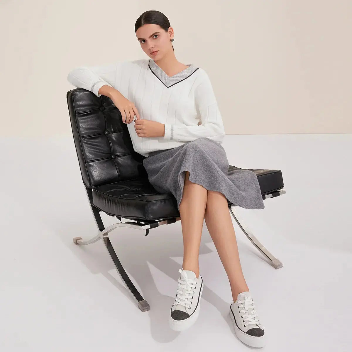 Women’s Luxe Cotton V-Neck LORAN STORE
