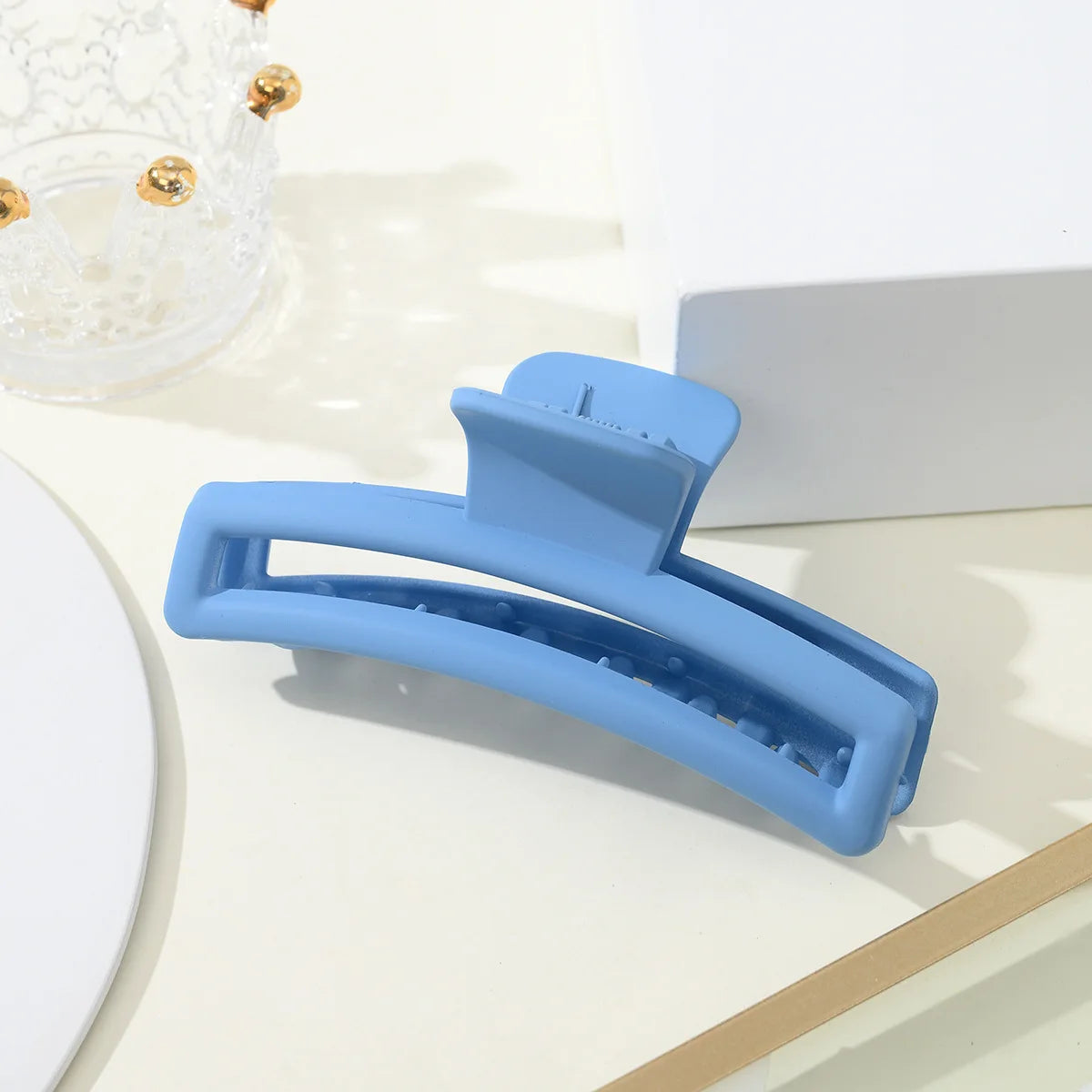 Blue Women's Claw Clip Simple & Fashionable Hair Accessory