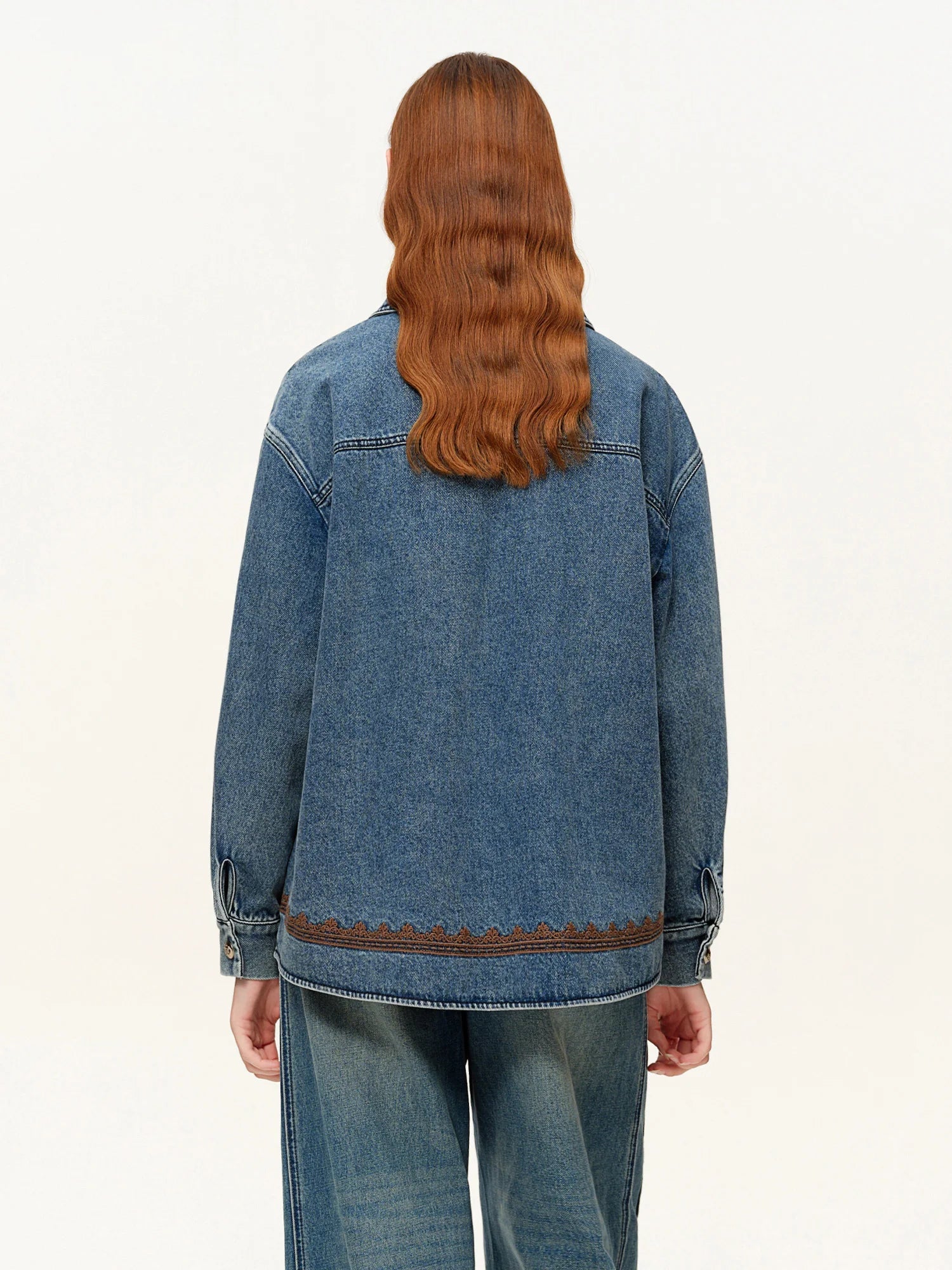 DUSHU Blue Contrast Embroidered Lace Denim Jacket 2026 Spring New Arrival Stylish Denim Outerwear Women Long Sleeved Cotton Coat Loran