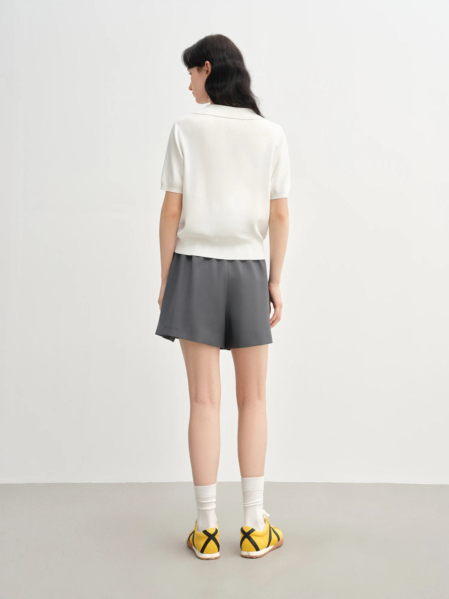 Women's Curve-Flattering Knit Top with Structured Collar