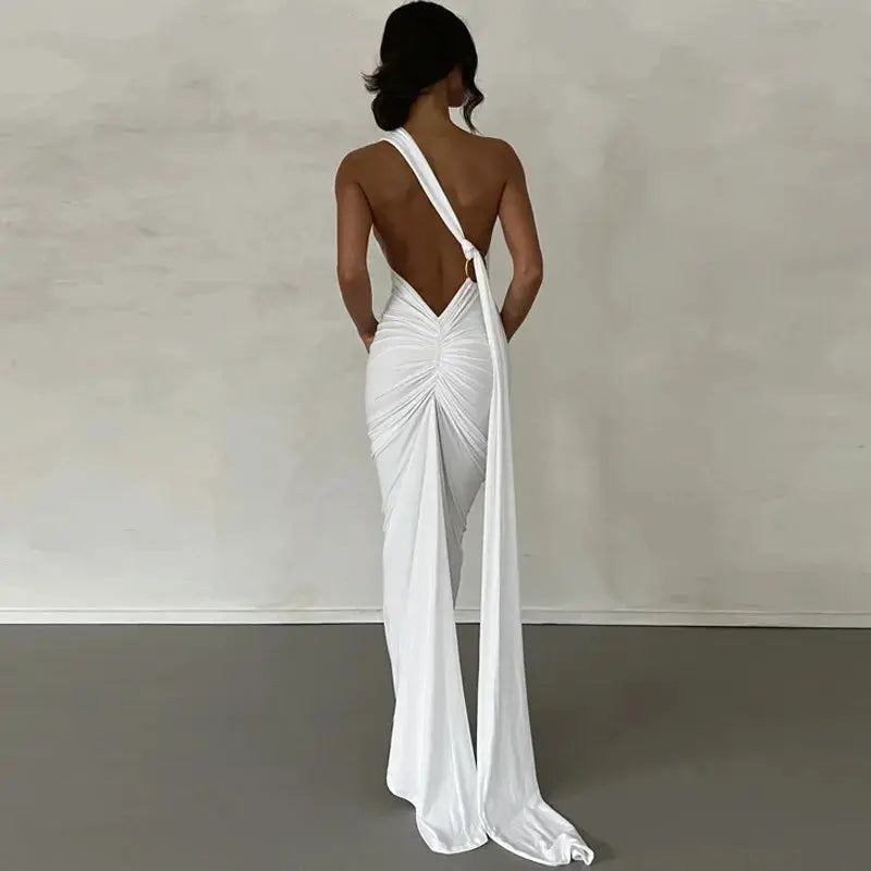 Elegant evening gown for weddings and formal events. - Loran