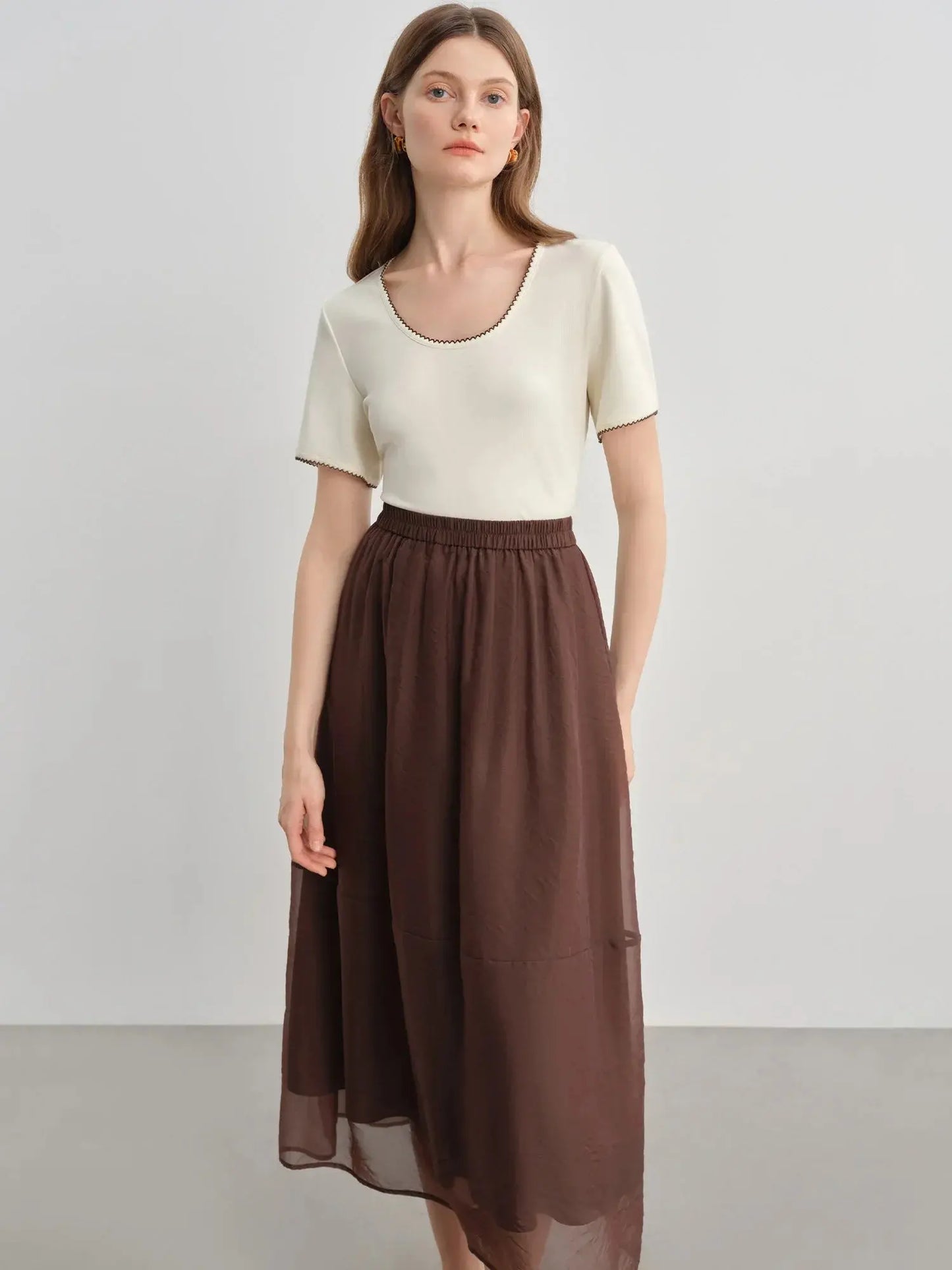 Chic Embroidered Contrast Lace T-Shirt - Loran