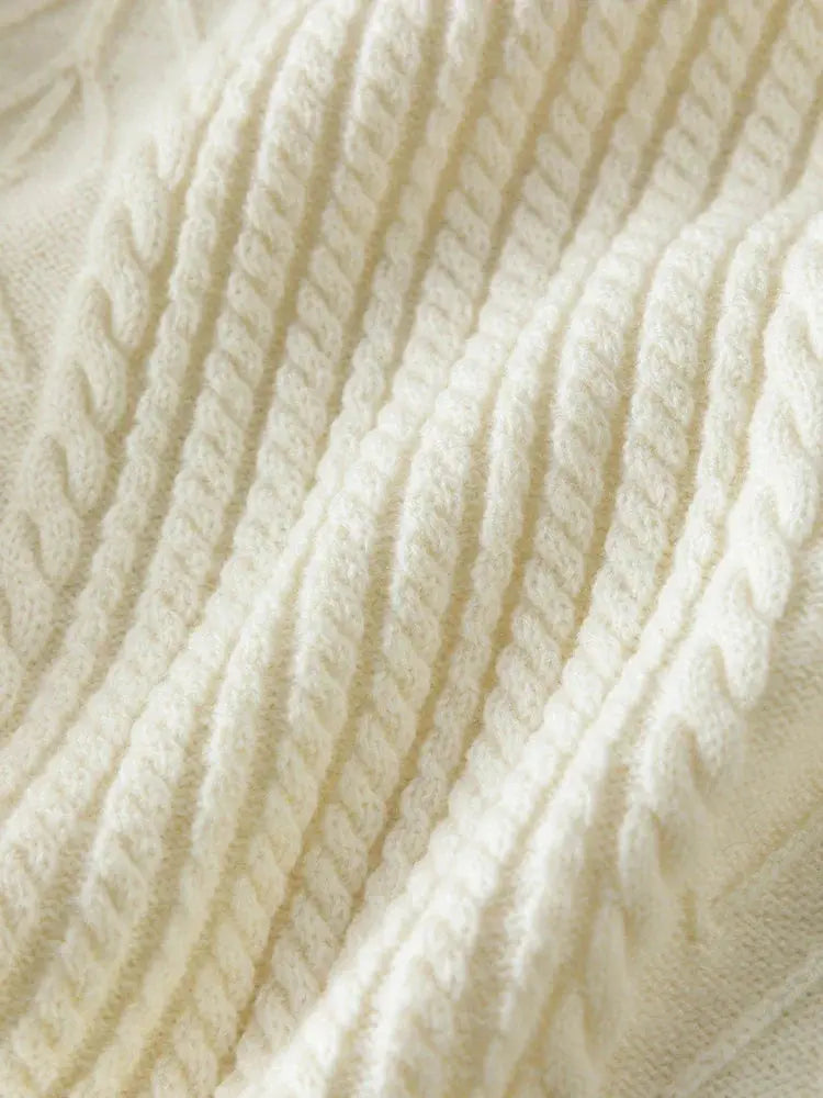 Gentle Cable Knit Wool Sweater - Loran