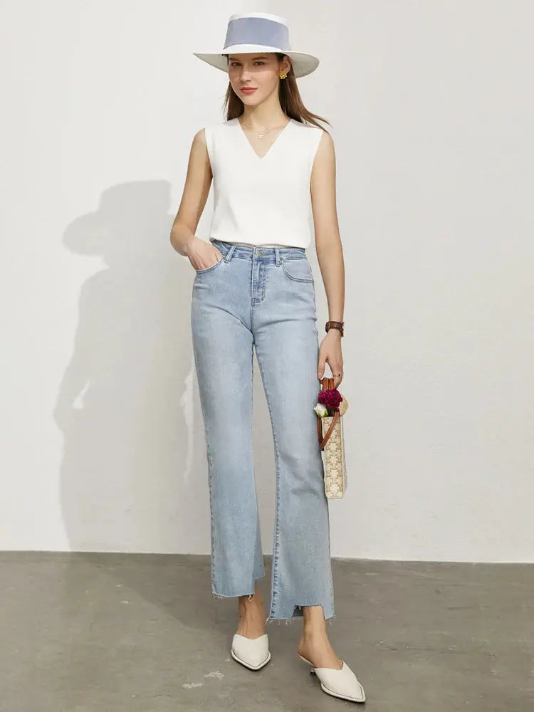 Minimalist V-Neck Summer Crop Top - Loran