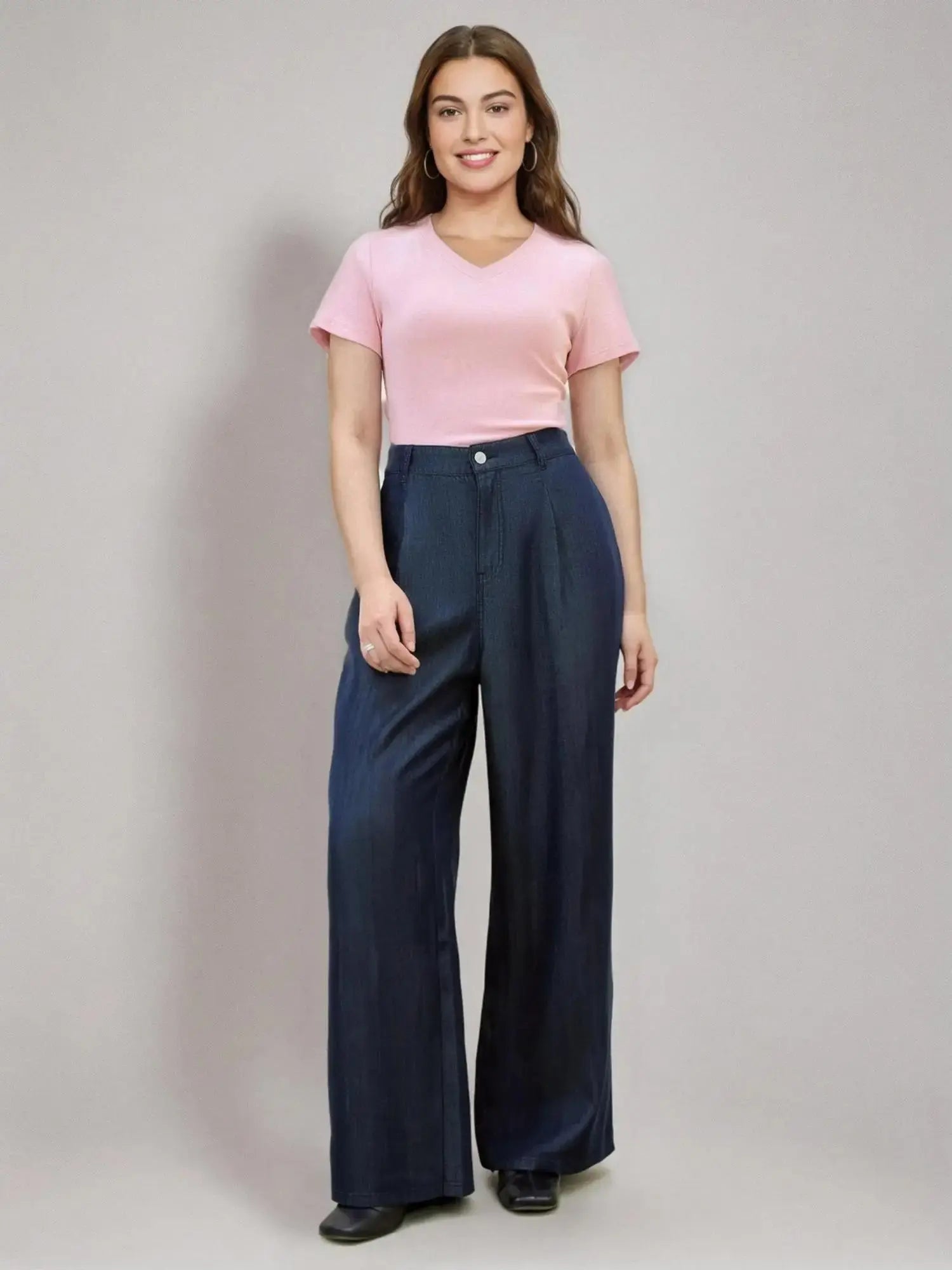 High-Stretch V/U Neck Tee Loran