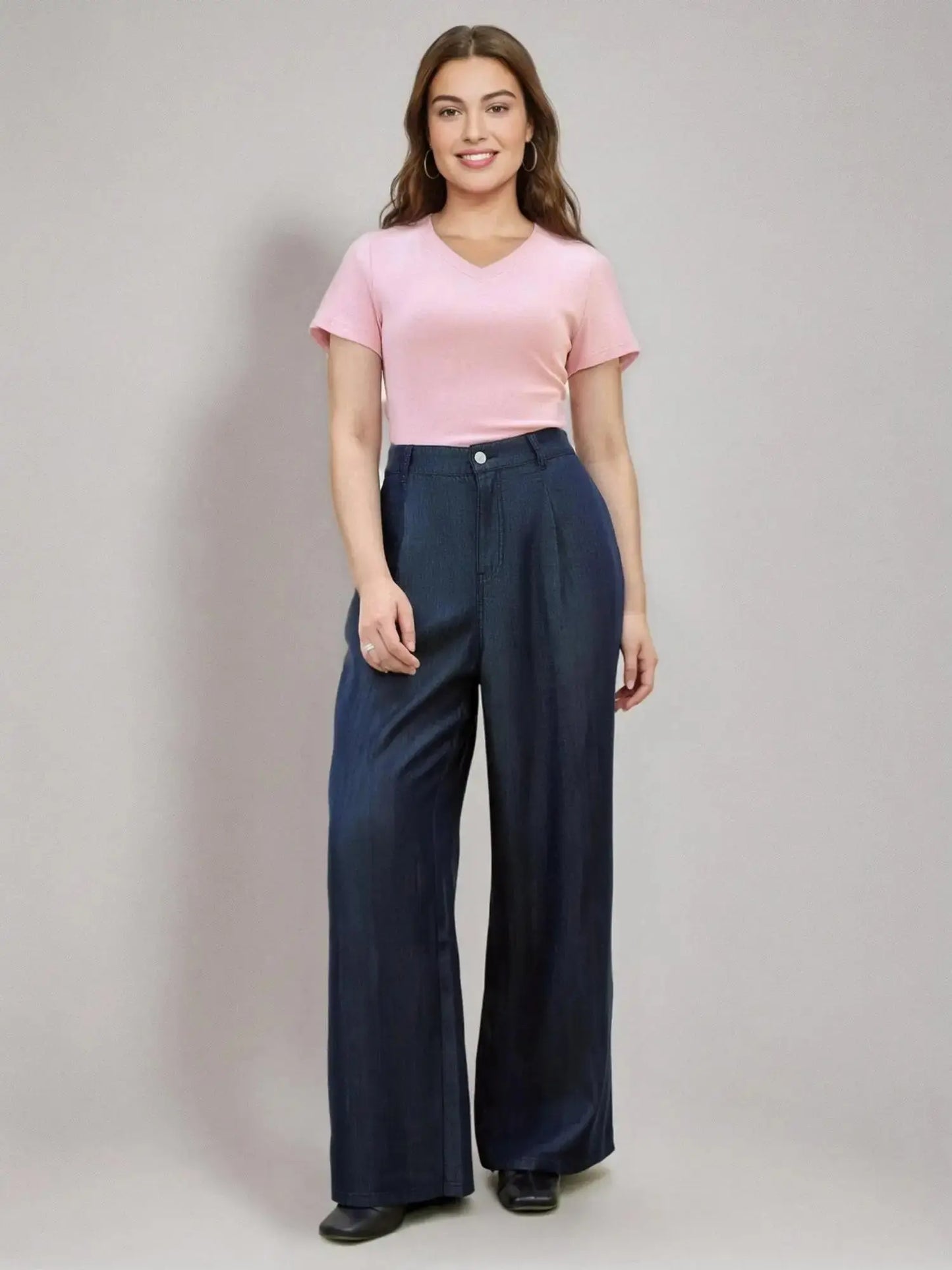 High-Stretch V/U Neck Tee Loran