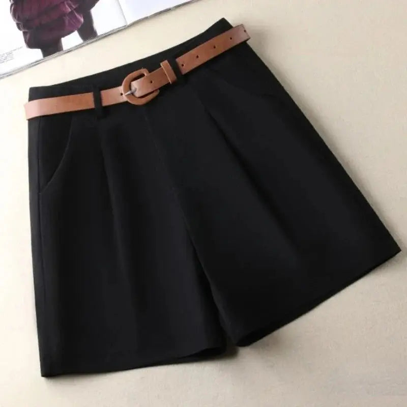 Structured Cotton Shorts: Straight-Leg Style with Belt - Loran