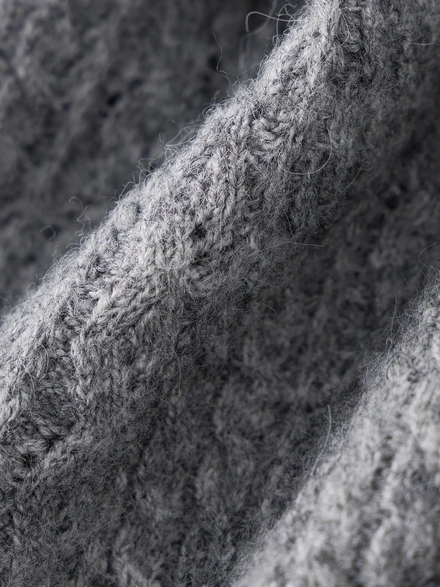 Vintage Charm: Plus Textured Knit Pullover - Loran