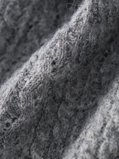 Vintage Charm: Plus Textured Knit Pullover - Loran
