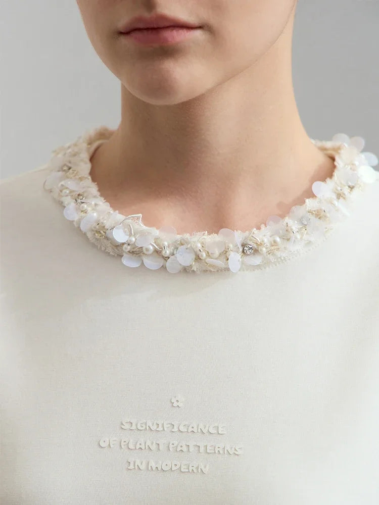 Elegant Mid-Length Knit Dress with Short Sleeves