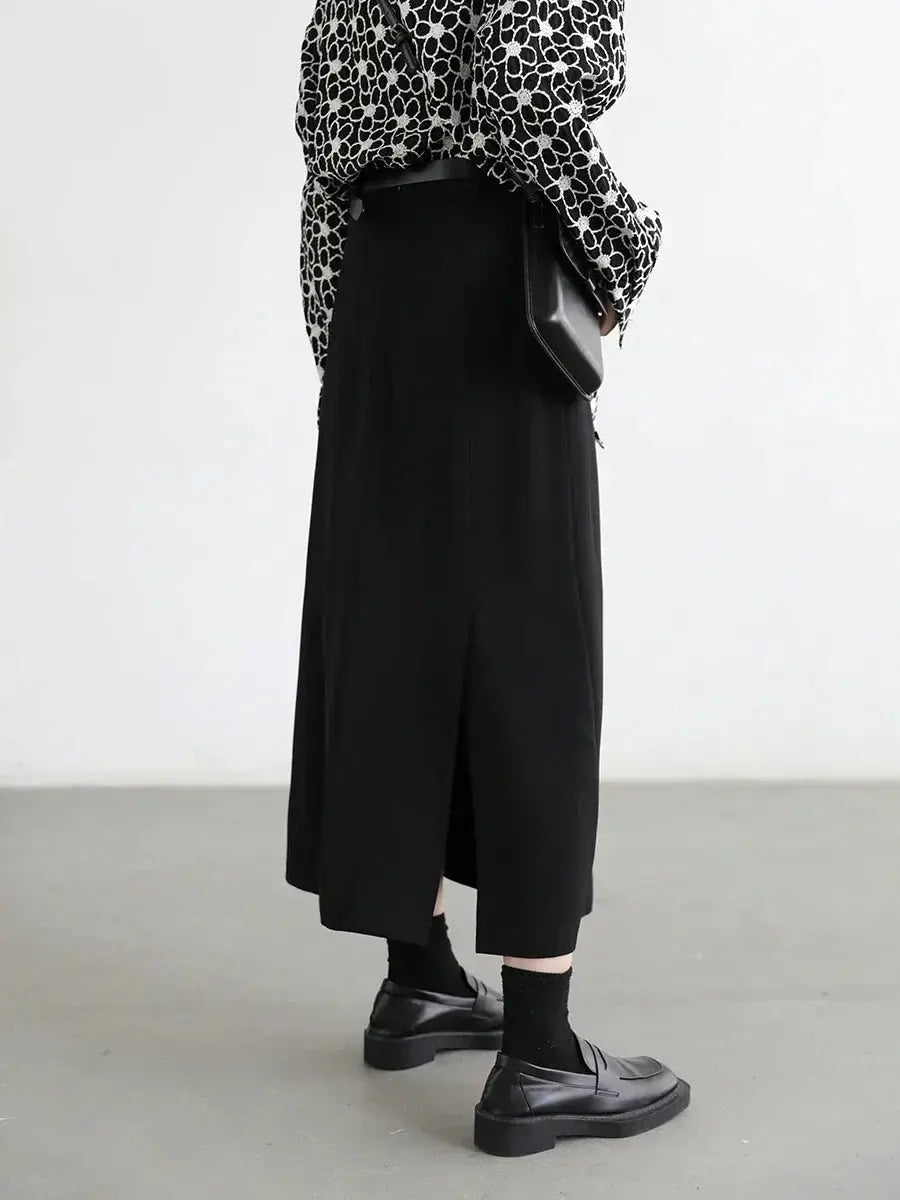 Black High-Waist Pleated Midi Skirt with Slit - Loran