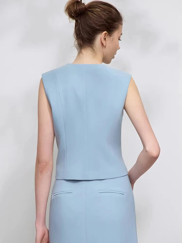Amii Women's Vest 2026 Spring New Commuter V-neck Buckle Sleeveless Vest Female Slim Short Solid Color Versatile Top 12621085 Loran