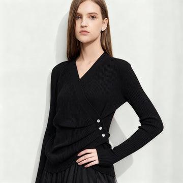 Women's V-Neck Knitted Sweater with Shell Buckle Detail