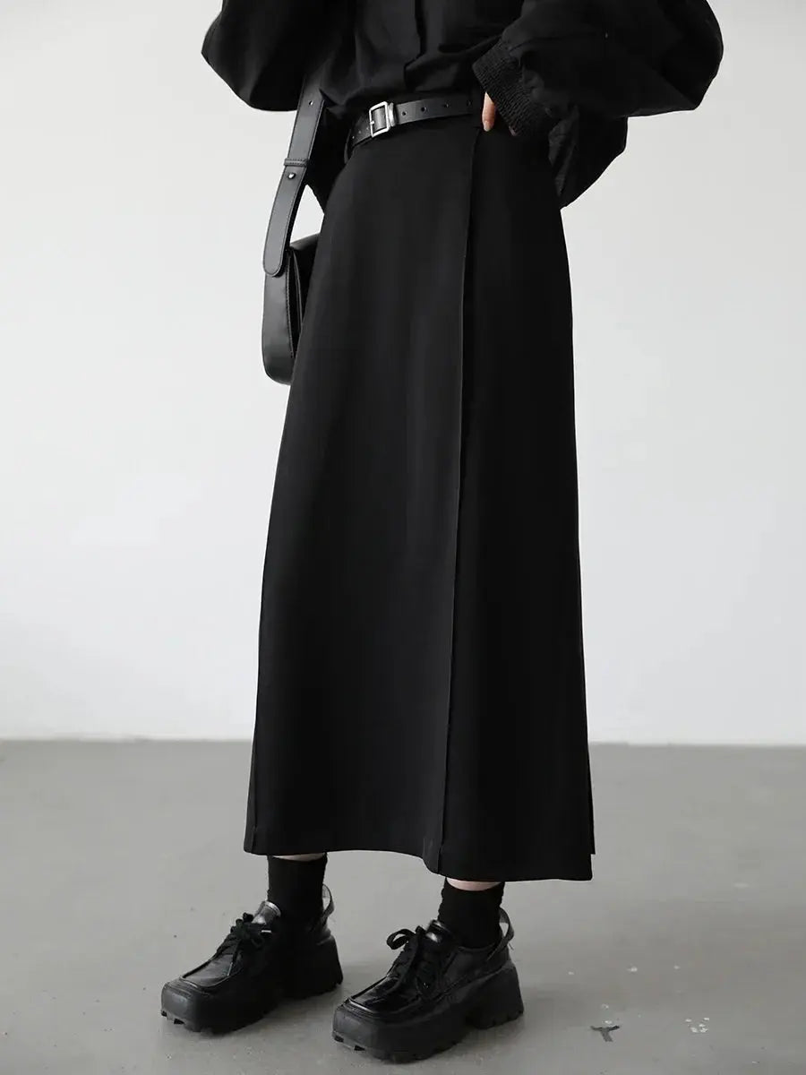 Black High-Waist Pleated Midi Skirt with Slit - Loran