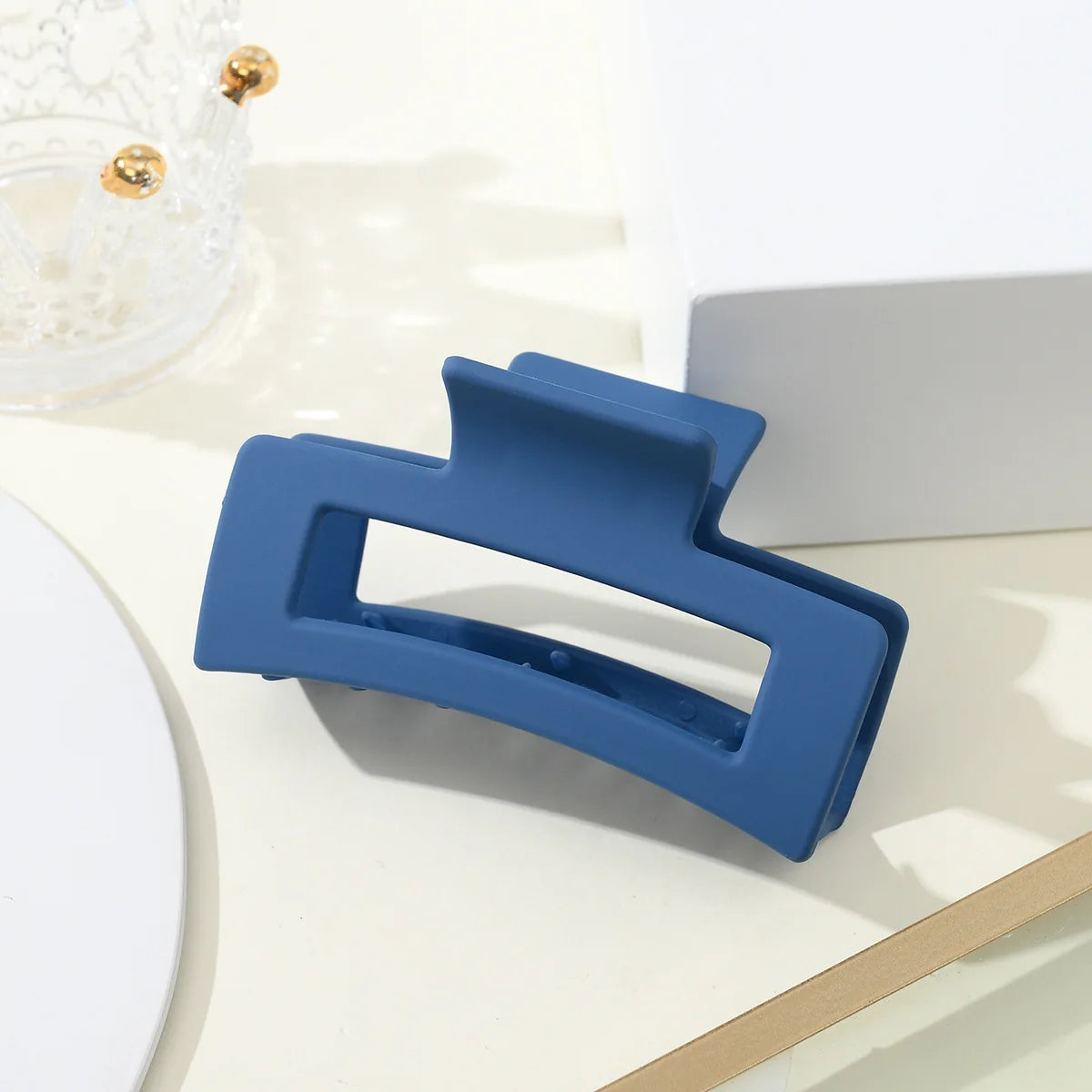 Blue Women's Claw Clip Simple & Fashionable Hair Accessory