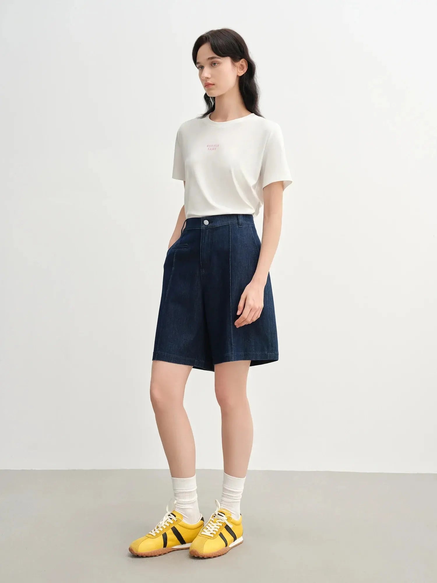 Women's Straight-Leg Denim in Mid-Length LORAN STORE