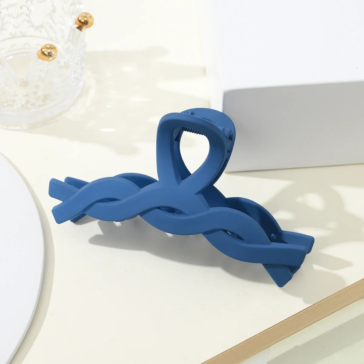 Blue Women's Claw Clip Simple & Fashionable Hair Accessory