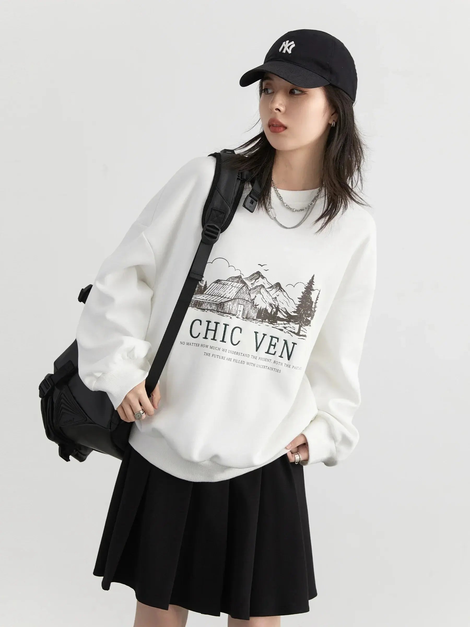Retro Letter-Embroidered Oversized Sweatshirt - Loran
