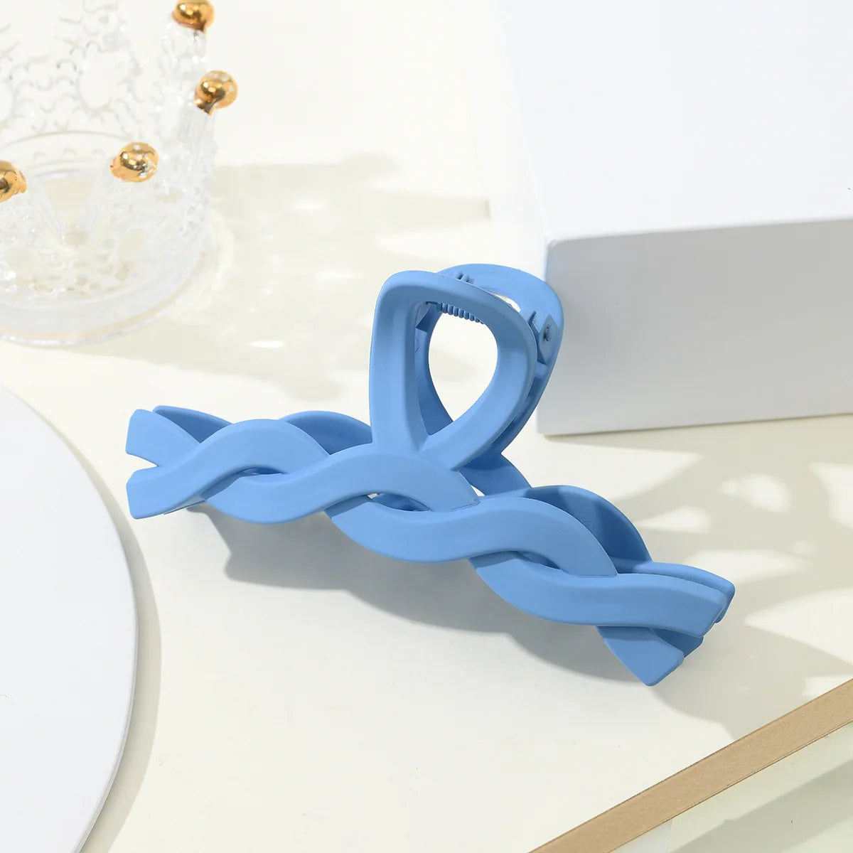 Blue Women's Claw Clip Simple & Fashionable Hair Accessory