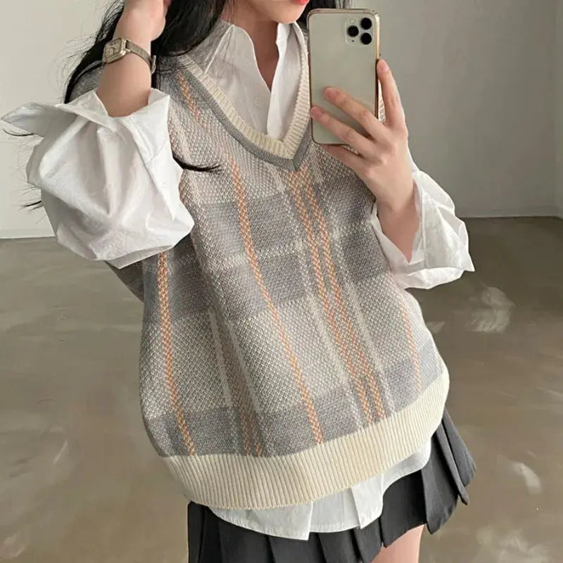 Vintage Korean Style Plaid Knit Pullover Vest - Loran