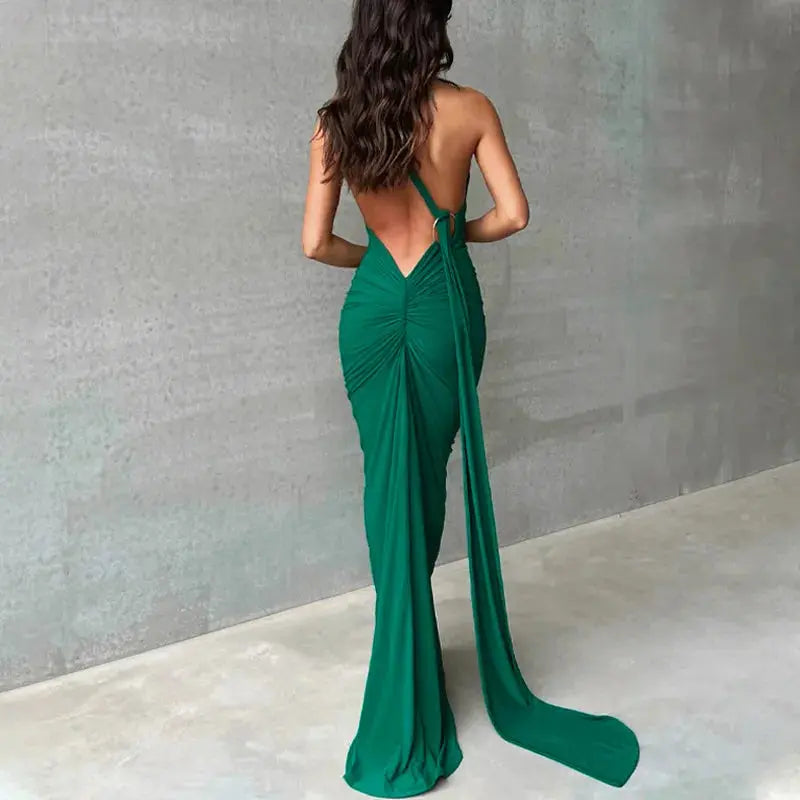 Elegant evening gown for weddings and formal events. - Loran