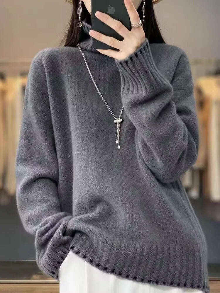 Luxurious Cashmere & Wool Turtleneck Sweater