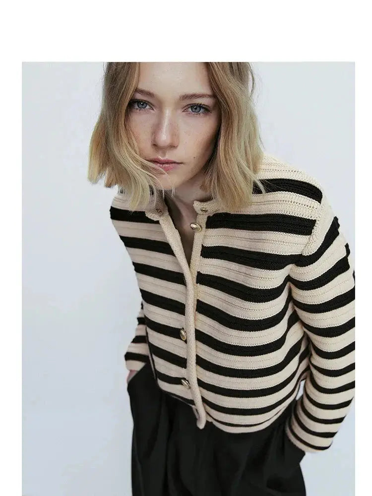 Short Button-Down Autumn Sweater LORAN STORE