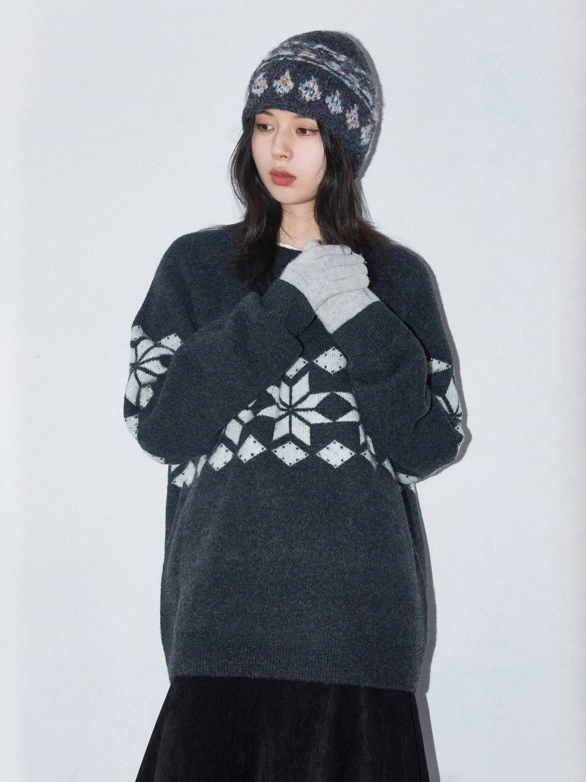 Snowflake Round Neck Knitted Pullover - Winter Jumper Loran