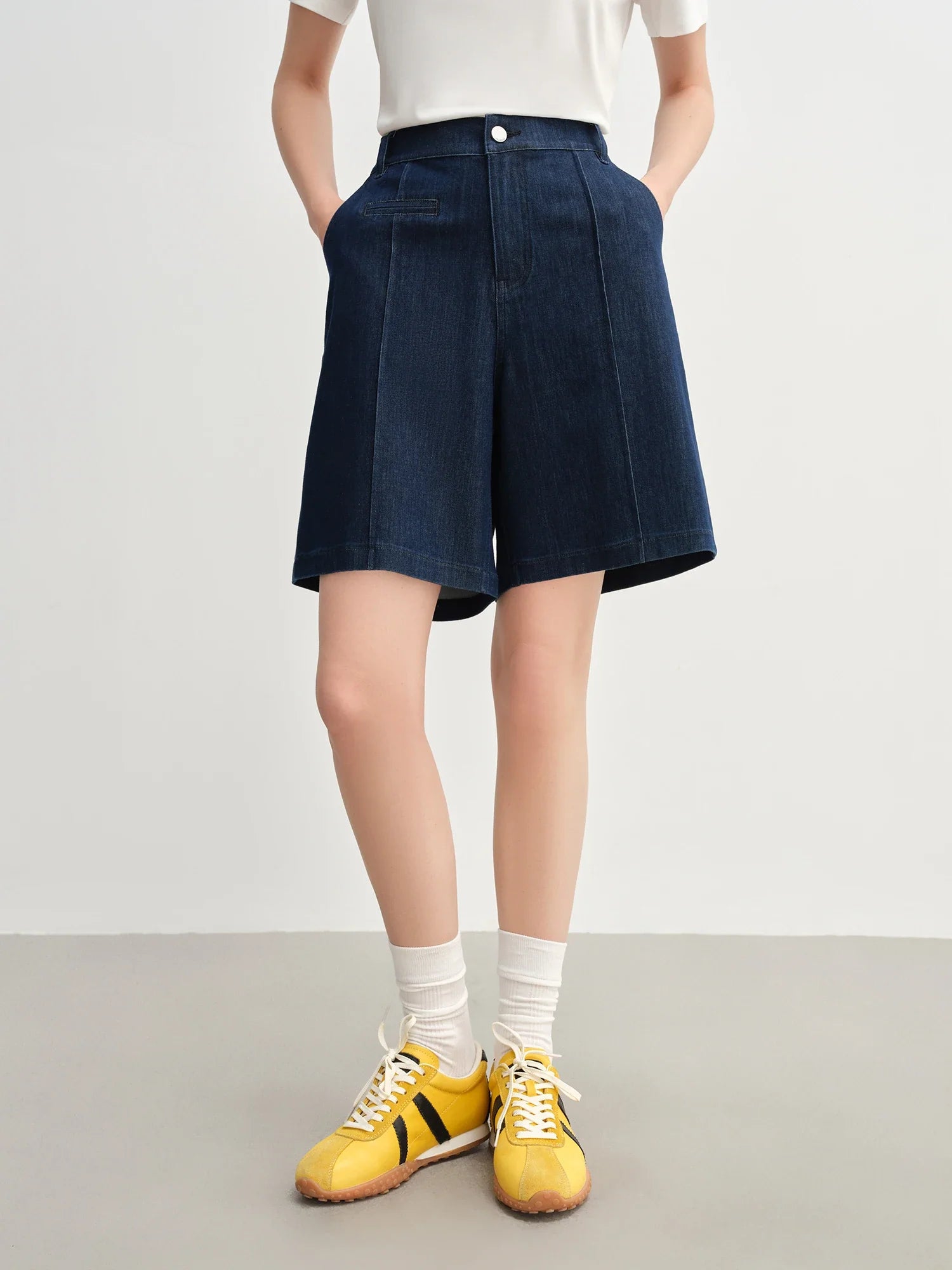 Women's Straight-Leg Denim in Mid-Length
