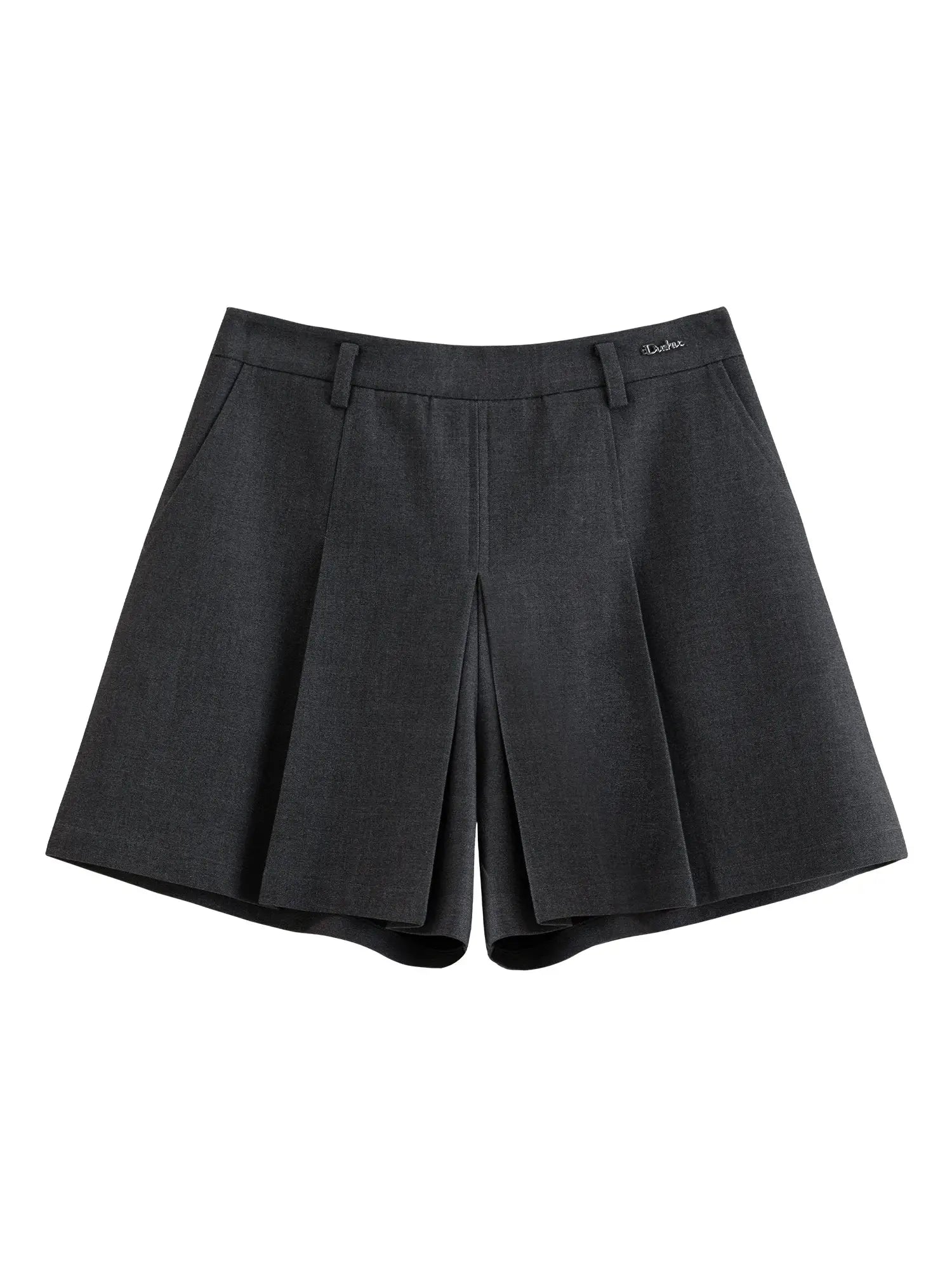 Comfortable and practical pleated shorts - Loran