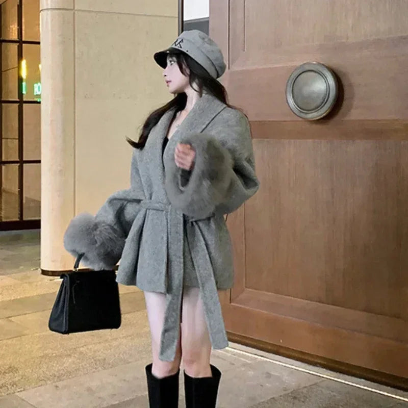 Elegant Wool Coat with Fur Patchwork