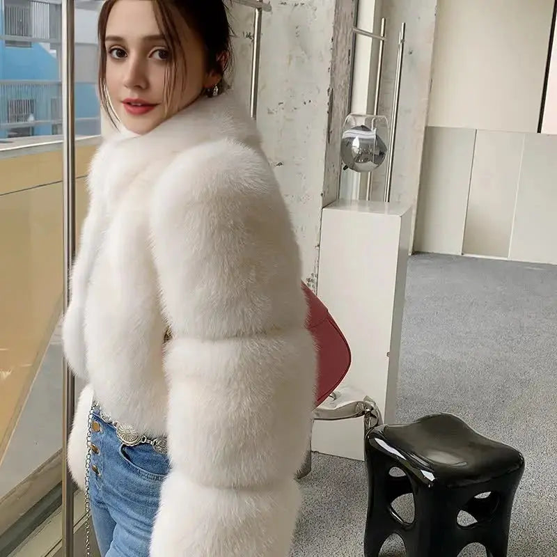 Natural Fox Fur Coat: Short, Wild, & Young Catwalk Style - Loran
